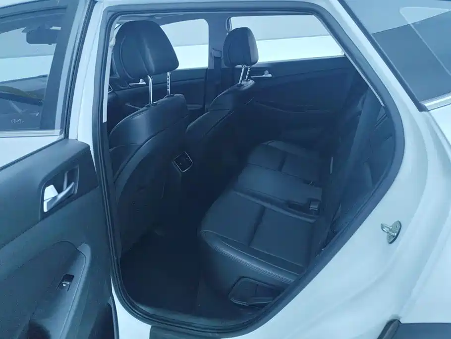 Hyundai Tucson 2018 — фото 11