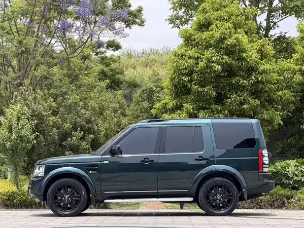 Land Rover Discovery 2013