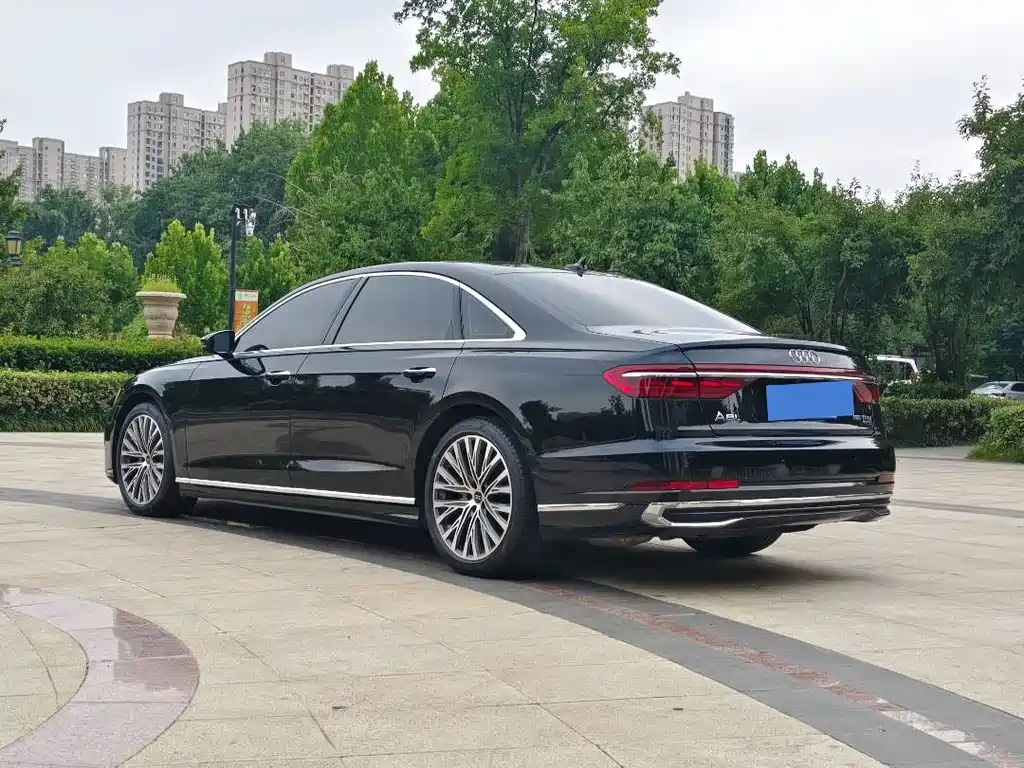 Audi A8 2025