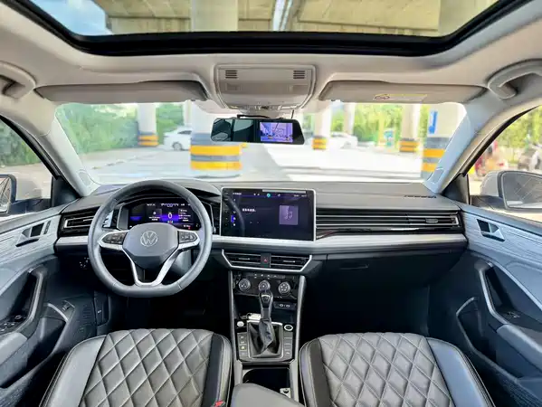 Volkswagen Sagitar 2023