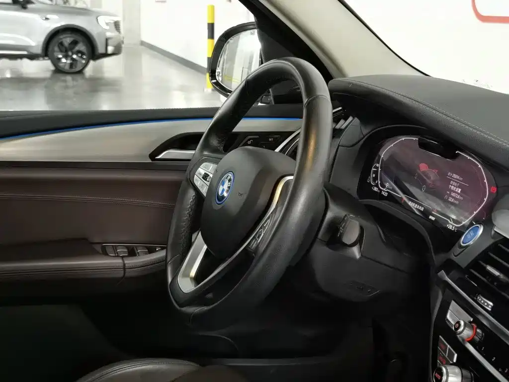 BMW iX3 2021 — фото 22
