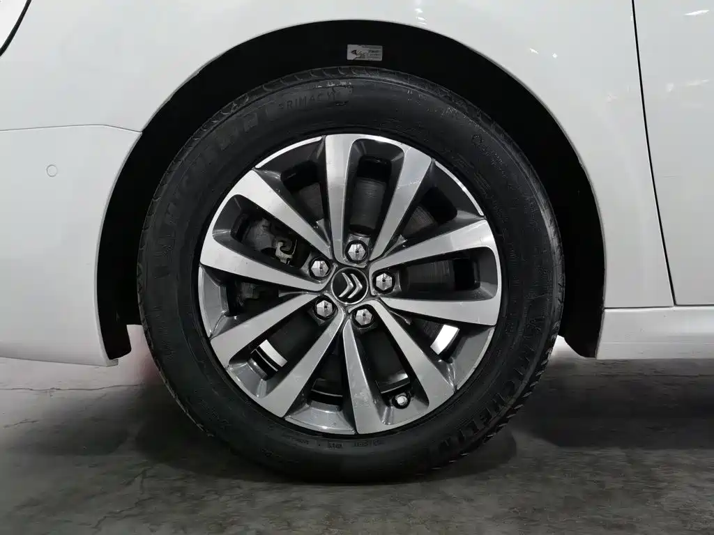 Citroën C6 2018 — фото 17