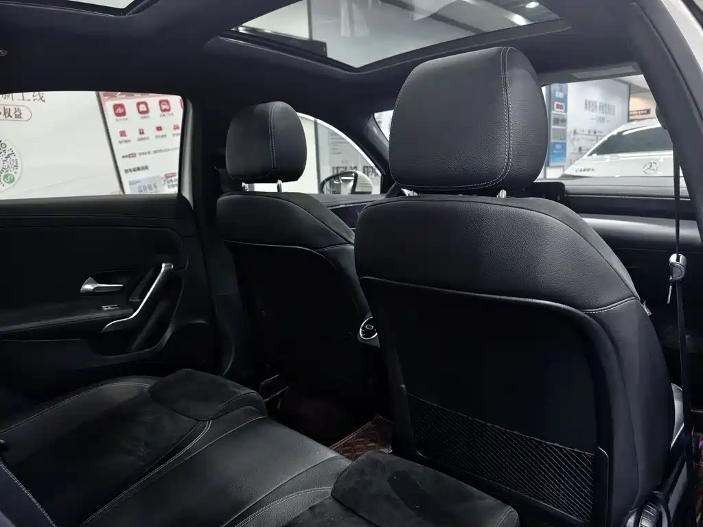 Mercedes-Benz A-Class 2019 — фото 15