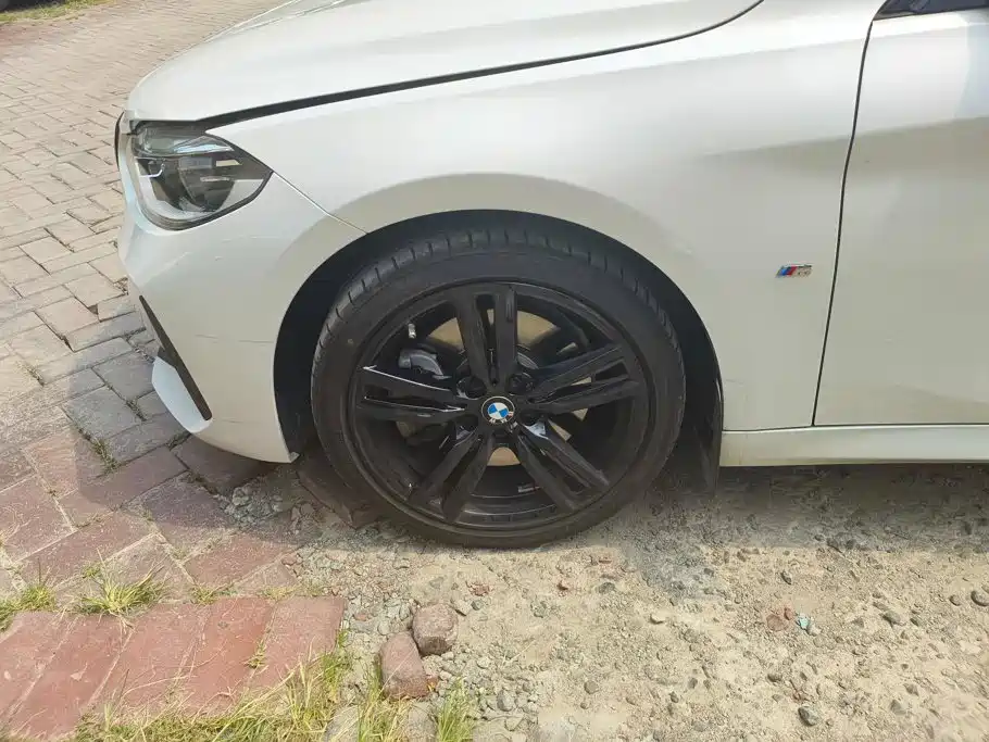 BMW 1 Series 2023