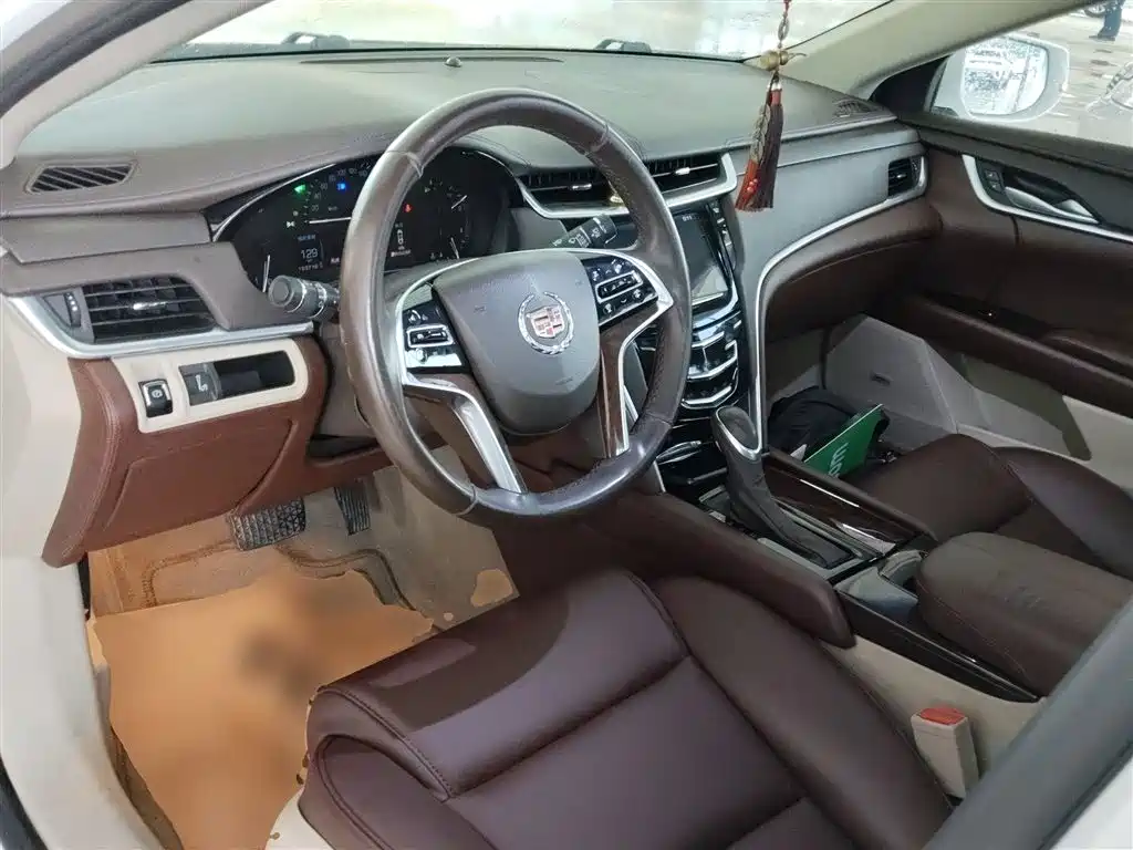 Cadillac XTS 2015 — фото 10