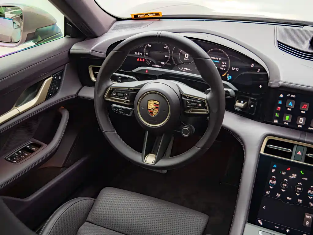 Porsche Taycan 2023 — фото 19