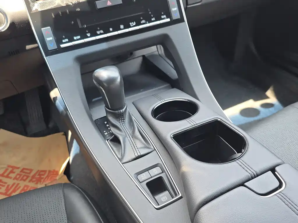 Toyota Avalon 2020 — фото 17
