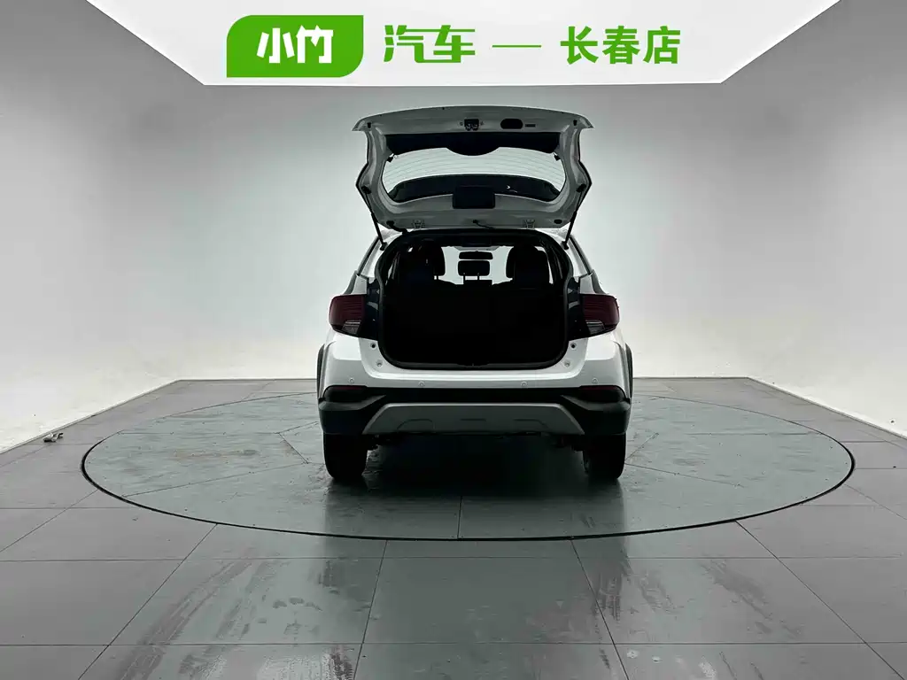 Toyota Yaris L 2023
