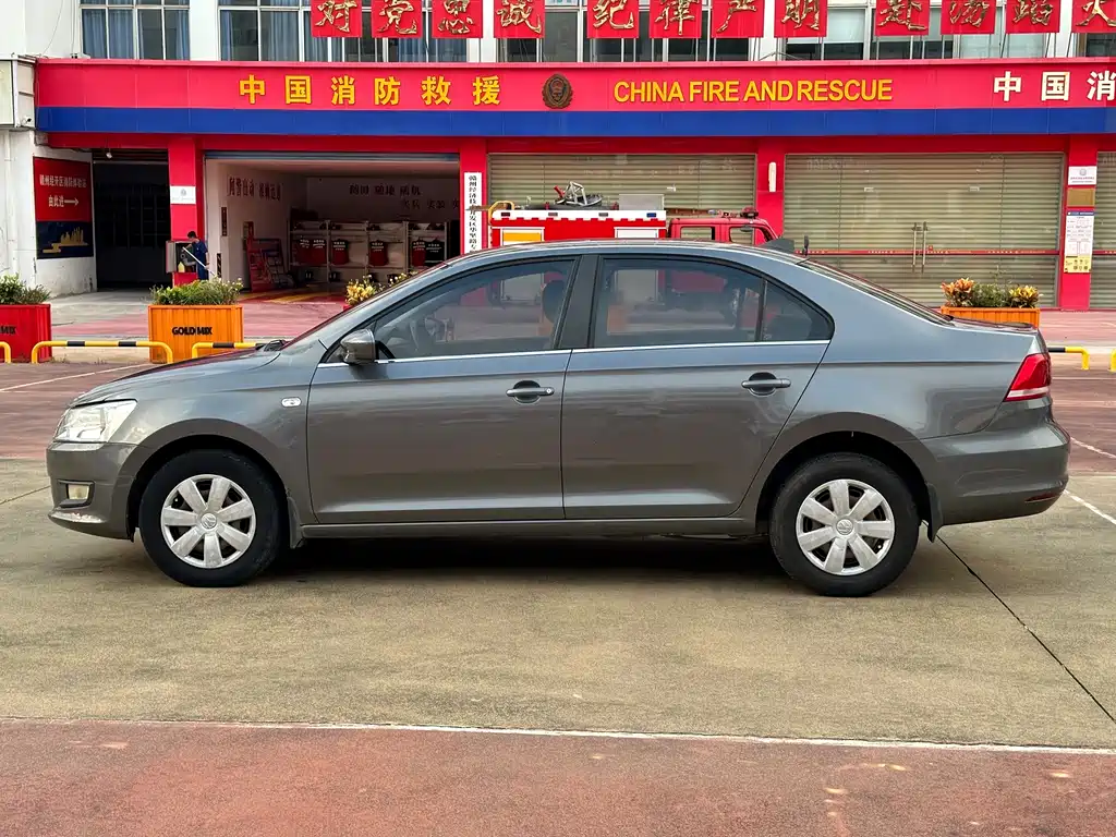 Volkswagen Santana 2013