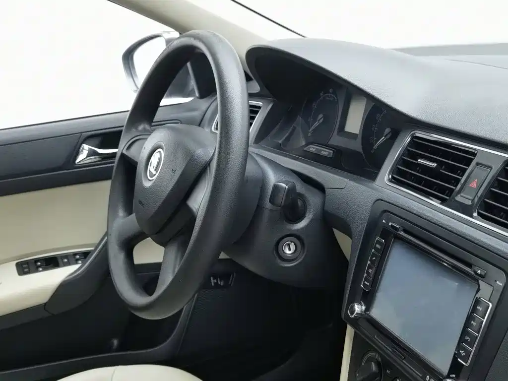 Skoda Rapid 2013 — фото 22