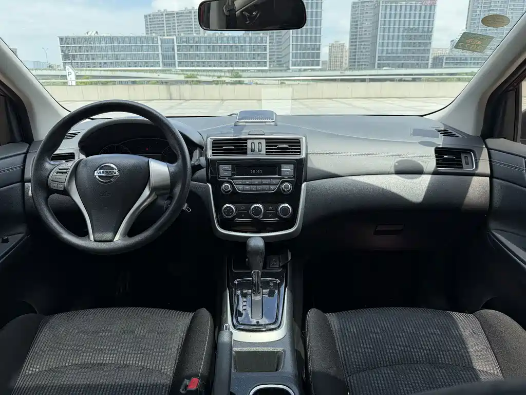 Nissan Tiida 2016 — фото 12