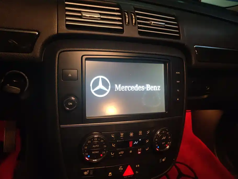 Mercedes-Benz R-Class 2017 — фото 13