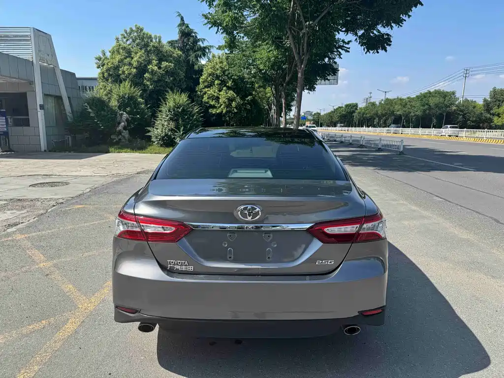 Toyota Camry 2018 — фото 4