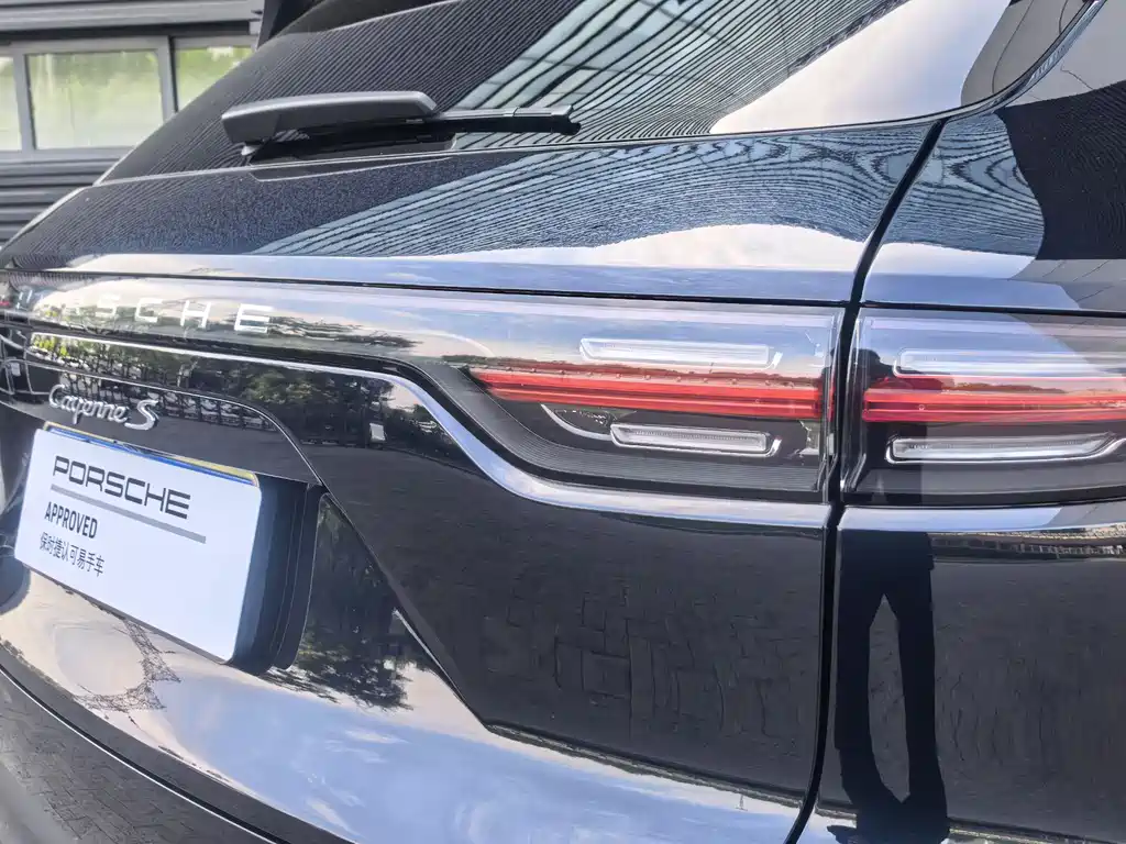 Porsche Cayenne 2019 — фото 12