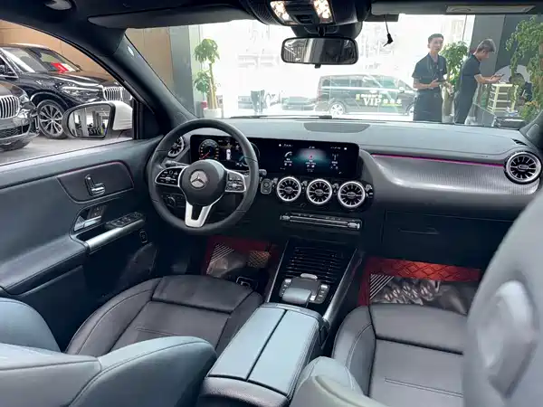 Mercedes-Benz GLA 2023