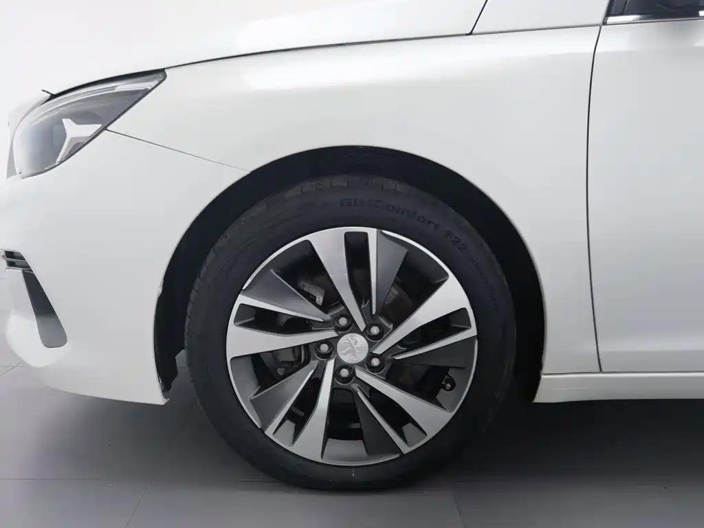 Peugeot 408 2022 — фото 17