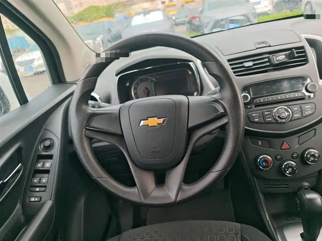 Chevrolet Trax 2015 — фото 3