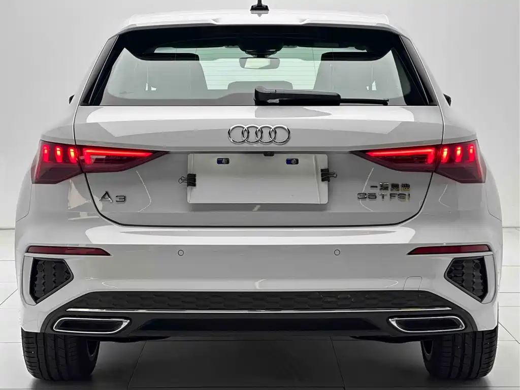 Audi A3 2023 — фото 8