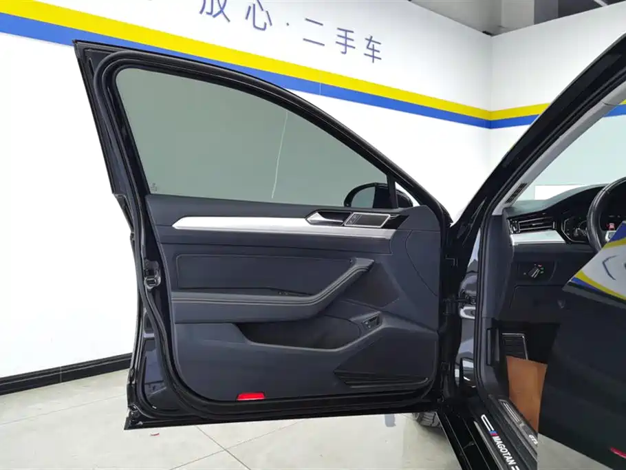 Volkswagen Magotan GTE PHEV 2023 — фото 7