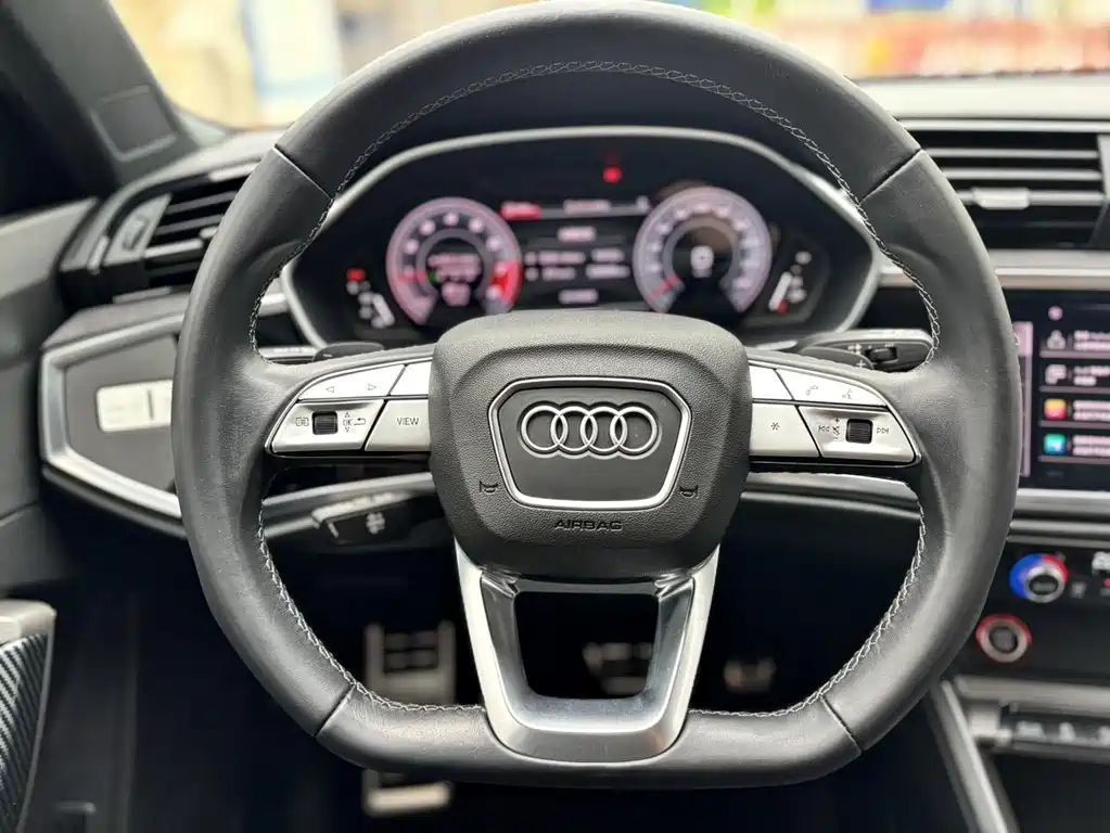Audi Q3 2022 — фото 11