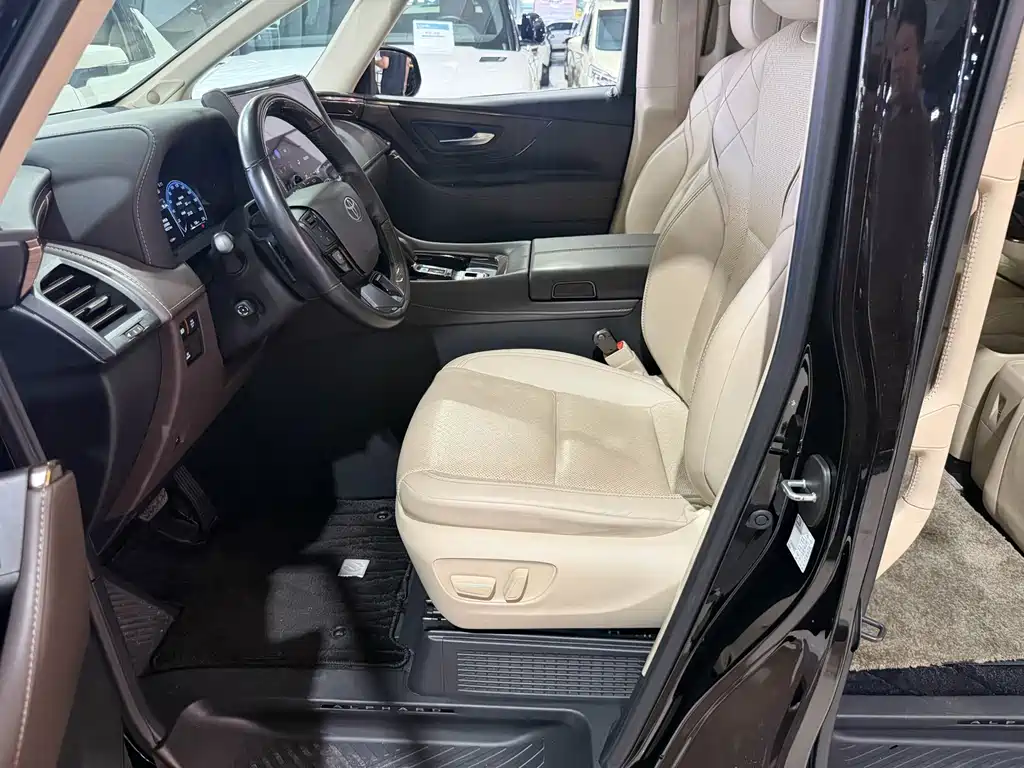 Toyota Alphard 2024 — фото 2
