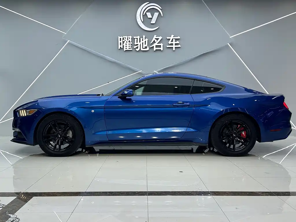 Ford Mustang 2020 — фото 3