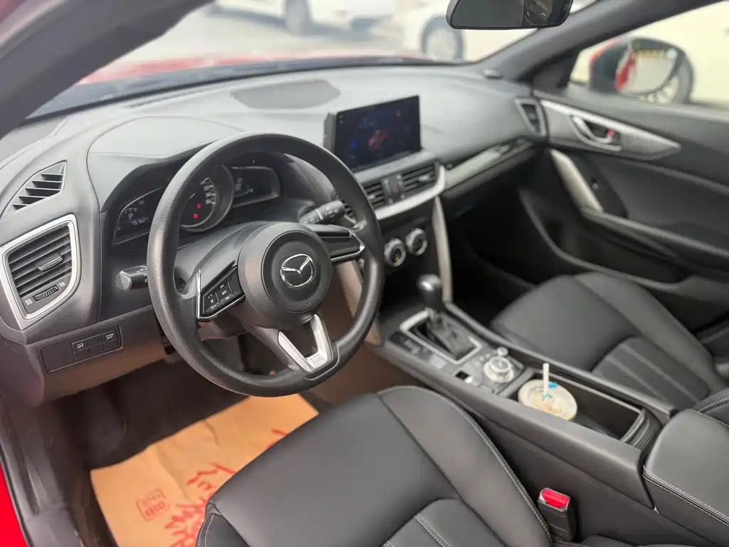Mazda CX-4 2018 — фото 14