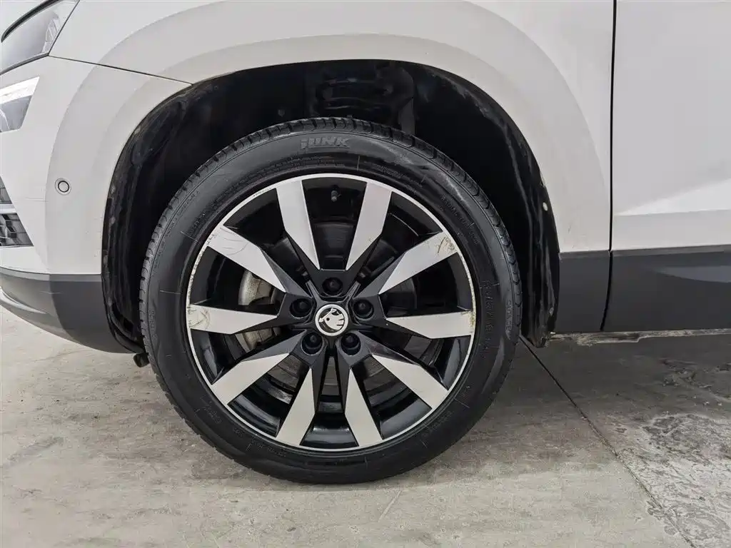 Skoda Karoq 2021 — фото 17