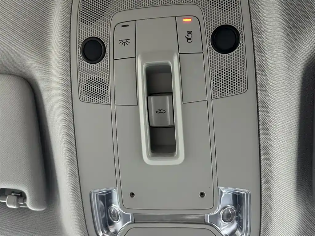 Audi Q2L 2023 — фото 23