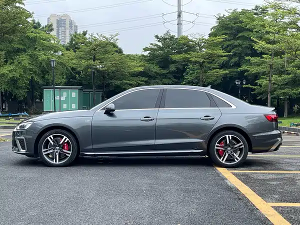 Audi A4L 2021