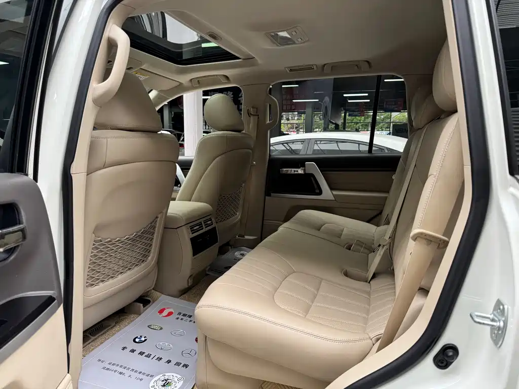 Toyota Land Cruiser 2019 — фото 7