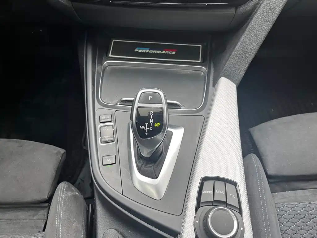 BMW 3 Series 2017 — фото 14