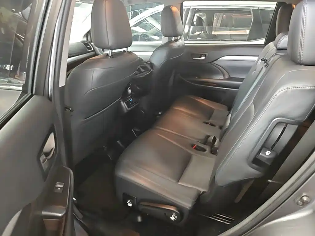 Toyota Highlander 2019 — фото 17