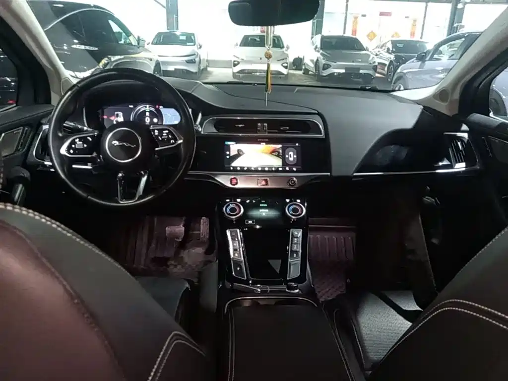 Jaguar I-PACE 2019 — фото 10