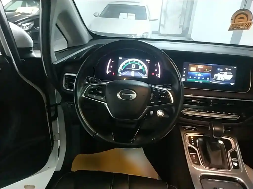 GAC Motor Trumpchi M6 2023 — фото 11