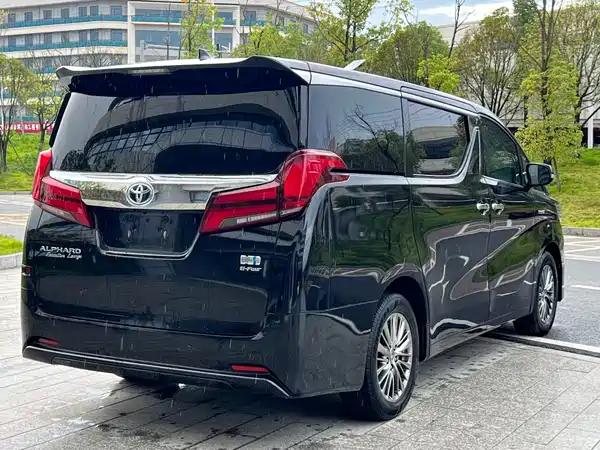 Toyota Alphard 2023