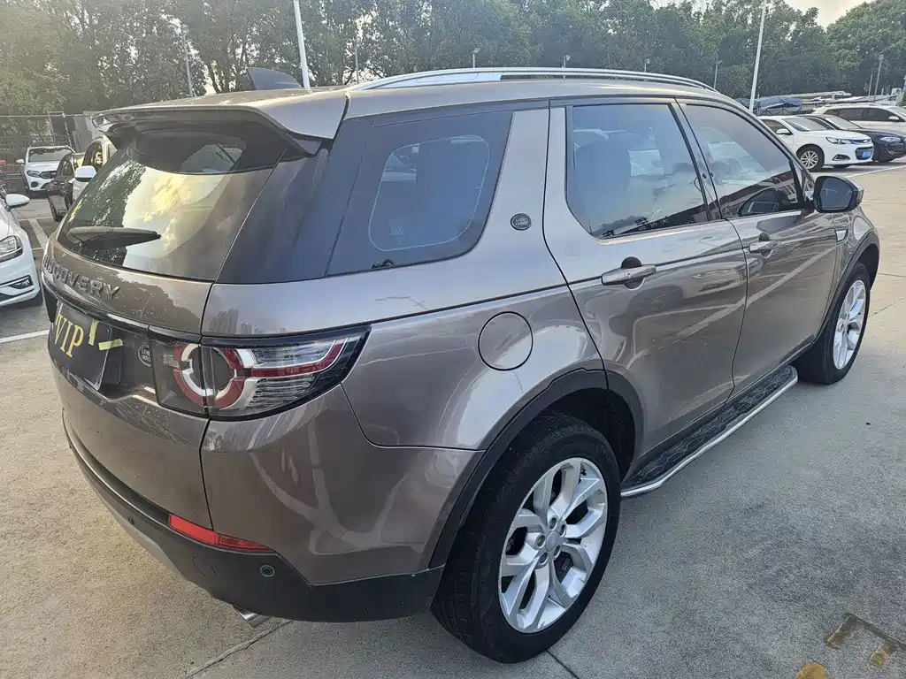 Land Rover Discovery Sport 2017 — фото 16