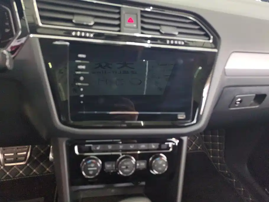 Volkswagen Tiguan L 2021 — фото 13