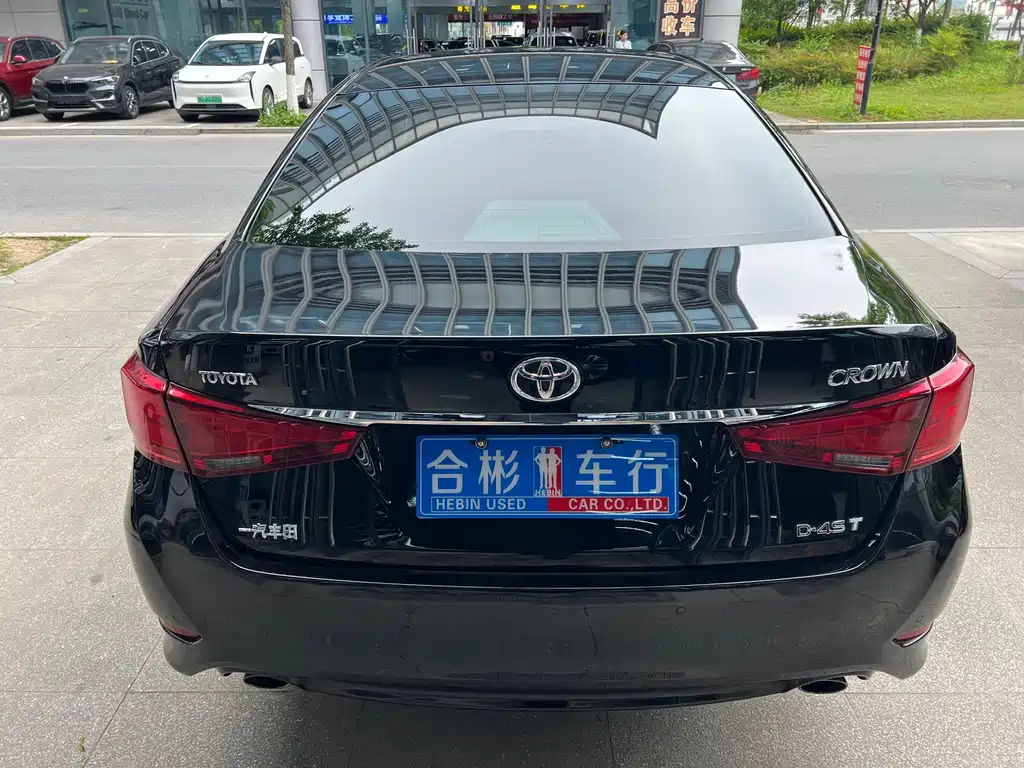 Toyota Crown 2018 — фото 6