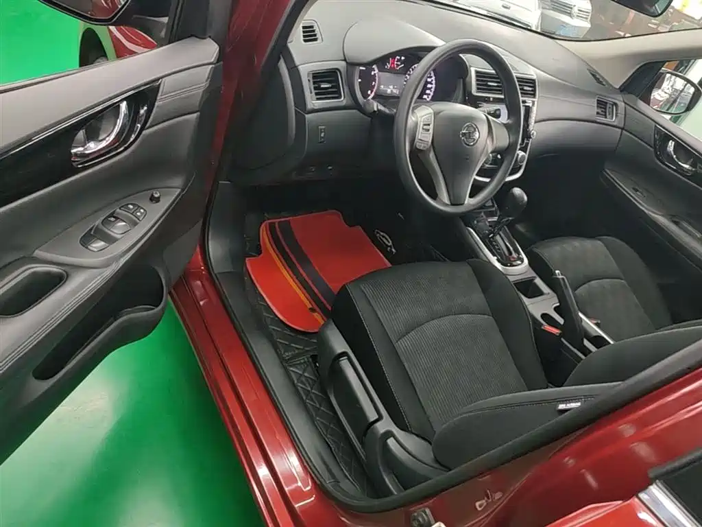 Nissan Tiida 2016 — фото 16