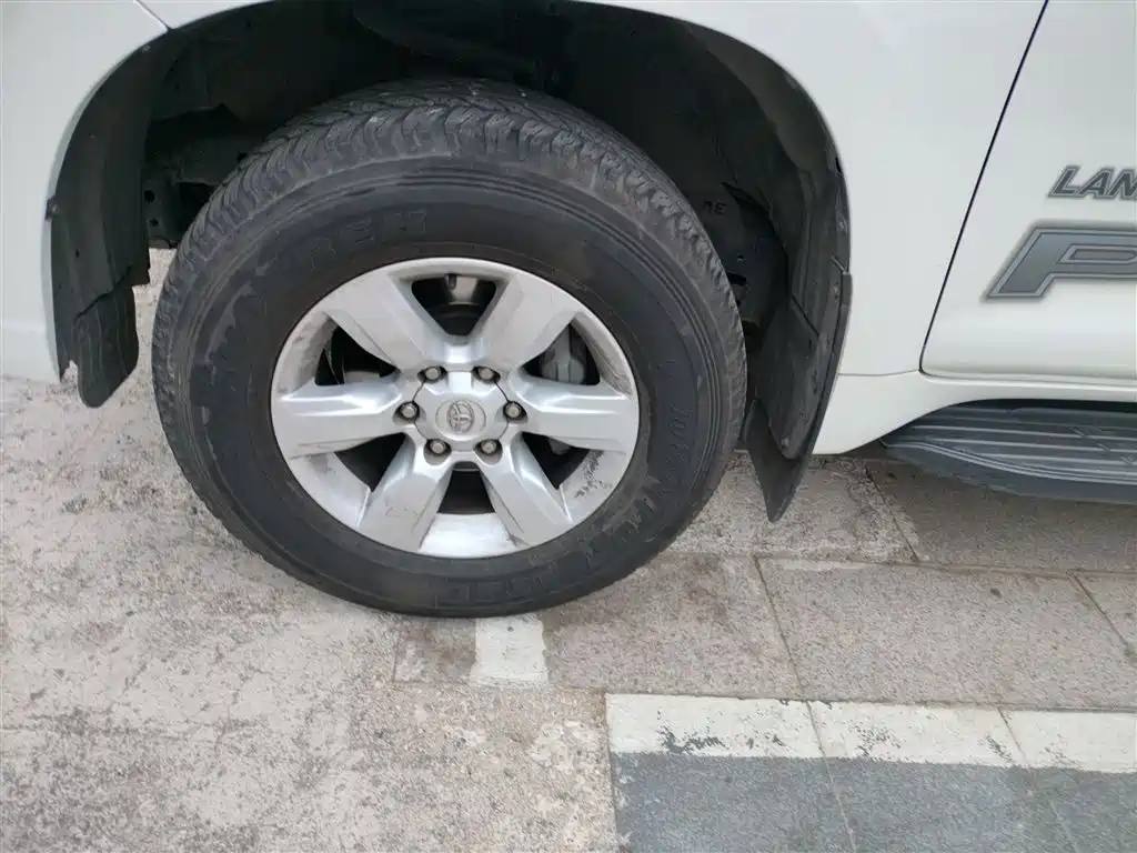 Toyota Prado 2015 — фото 25