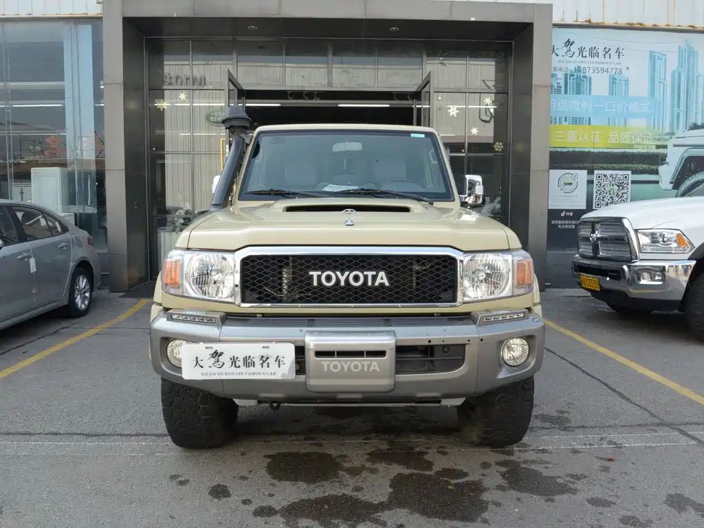Toyota Land Cruiser 2020 — фото 2