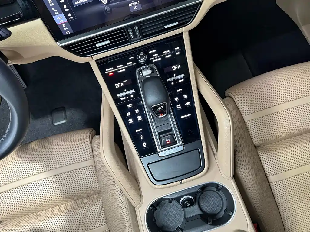 Porsche Cayenne 2020 — фото 14