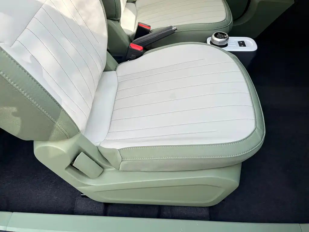 Geely Galaxy Panda 2025 — фото 11