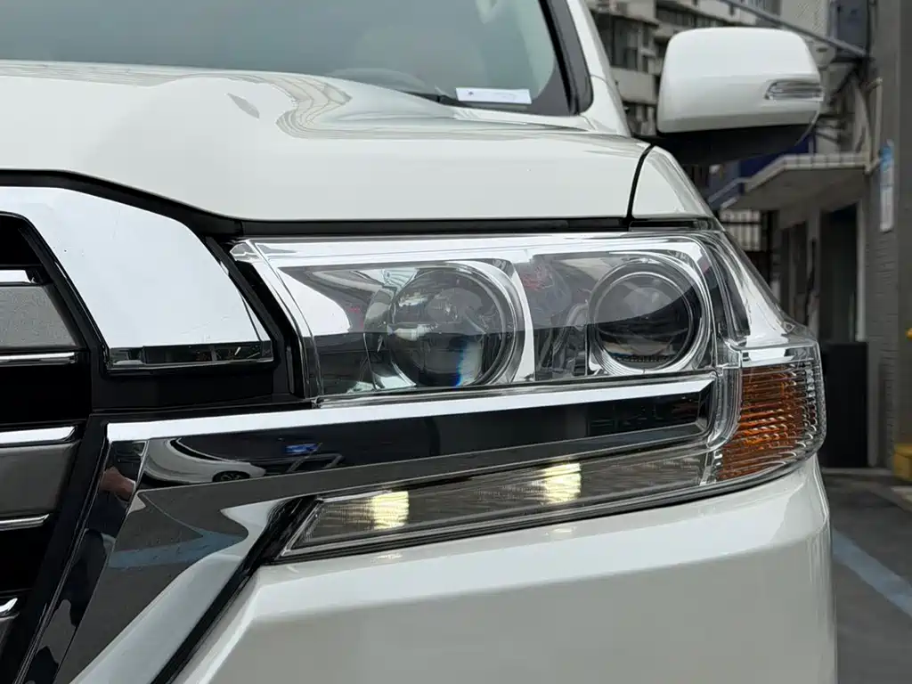 Toyota Land Cruiser 2018 — фото 4