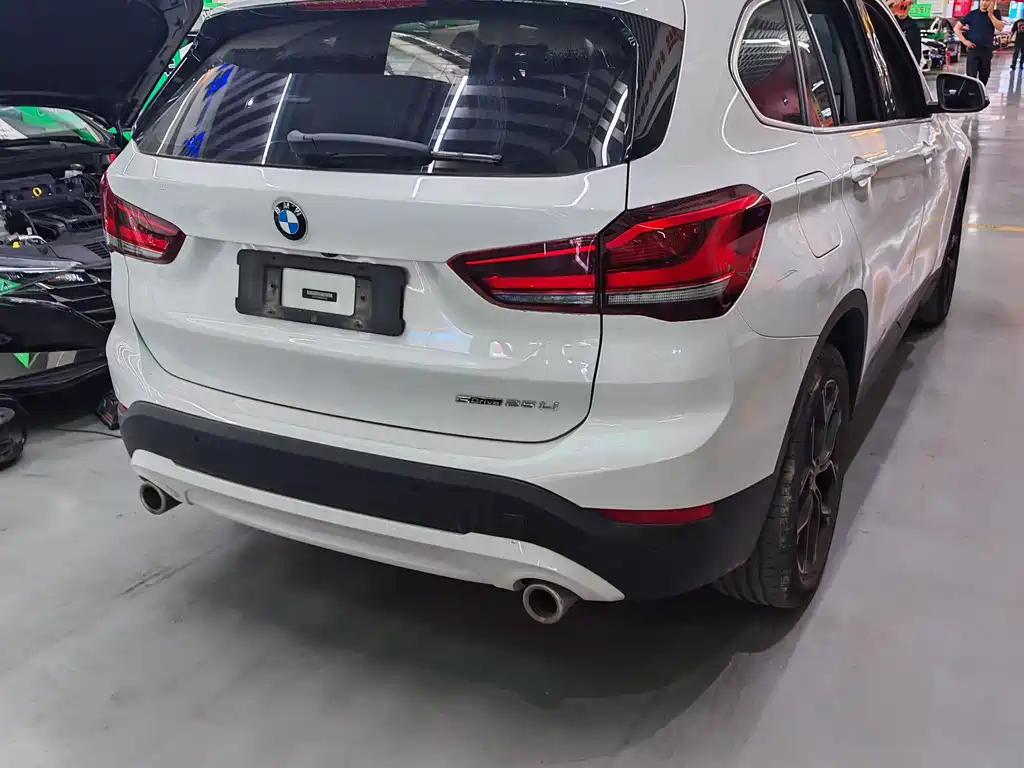BMW X1 2021 — фото 9