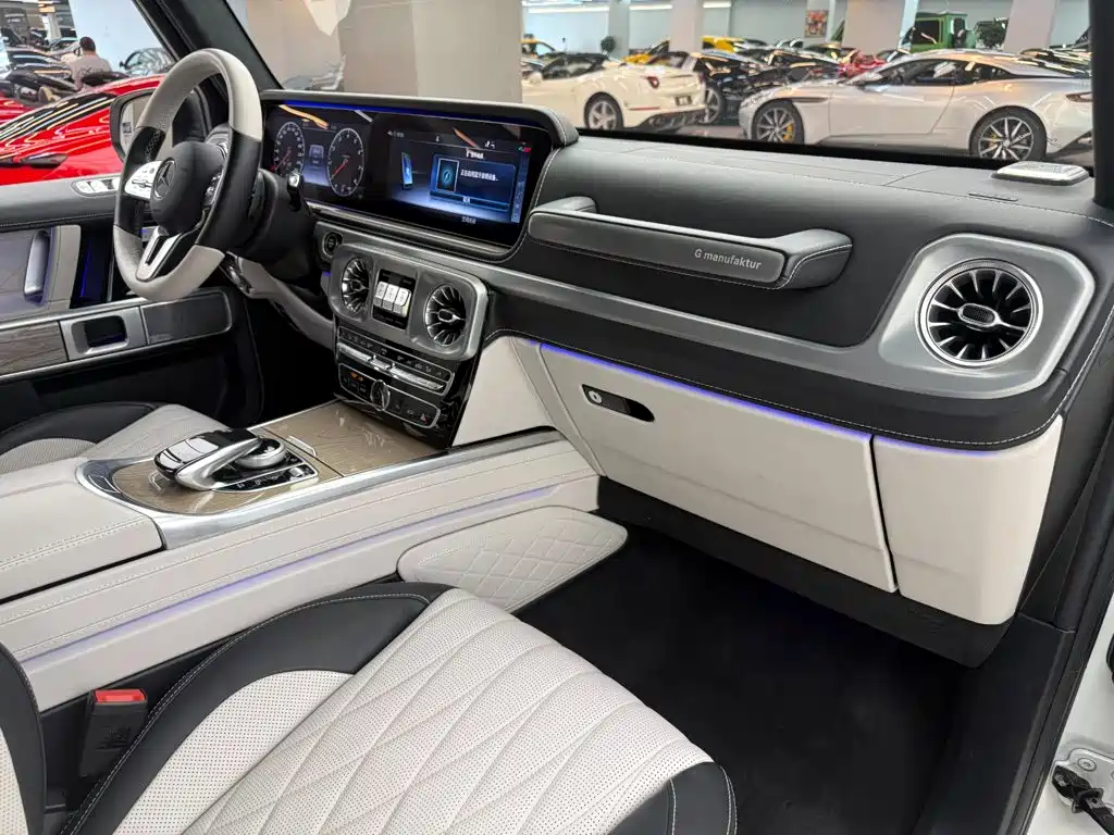 Mercedes-Benz G-Class 2023 — фото 10