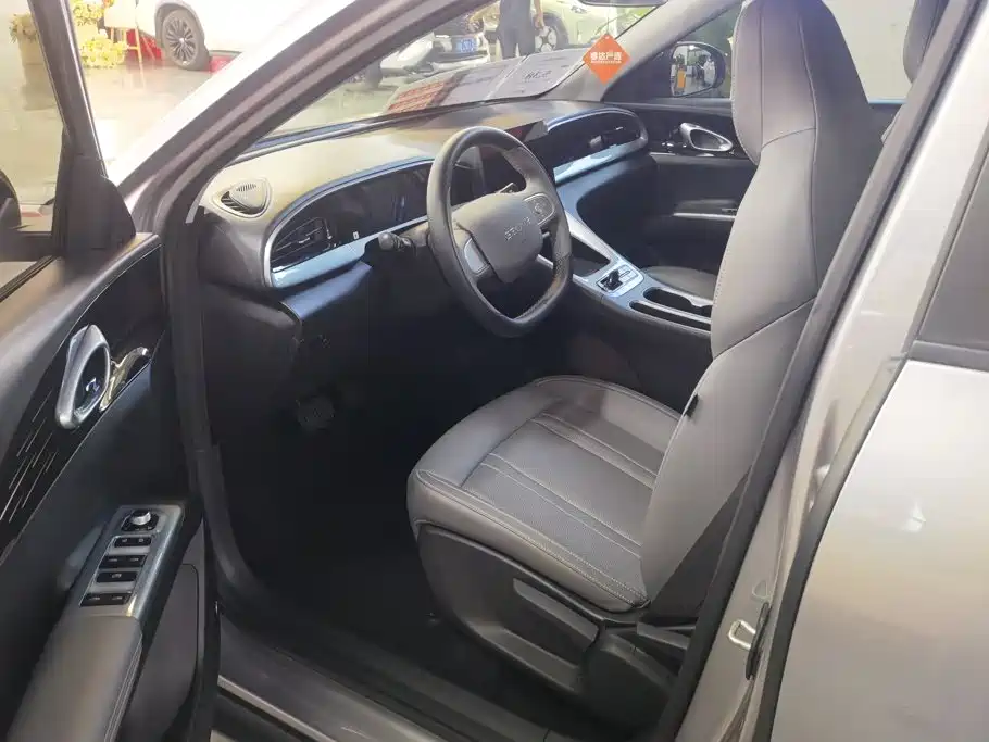 Geely Galaxy Starwish 2025 — фото 9