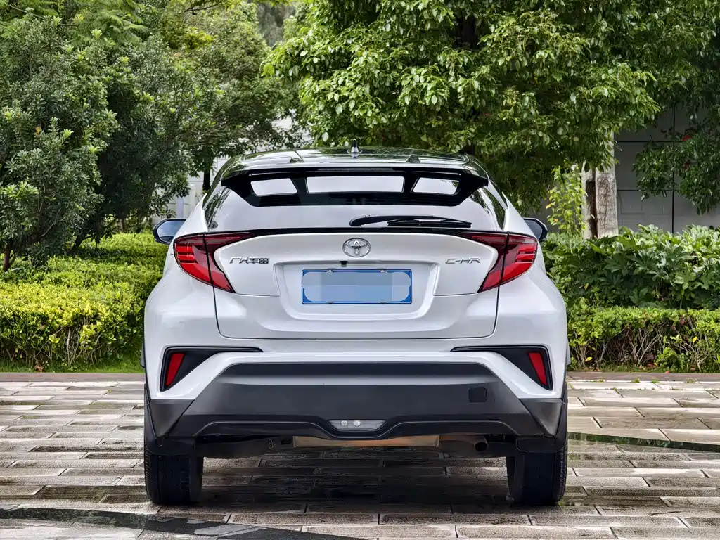 Toyota C-HR 2022 — фото 5