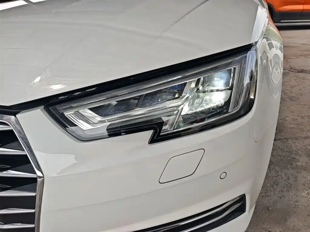 Audi A4L 2018 — фото 24